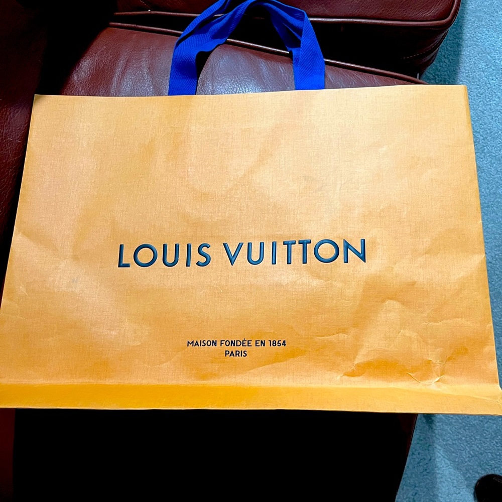 Louis Vuitton Authentic shopping bag